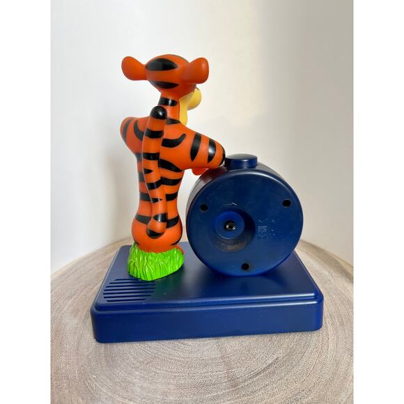 Vintage Tigger Talking Alarm Clock Disney Fantasma 8.5 Winnie The Pooh Works - Picture 4 of 8